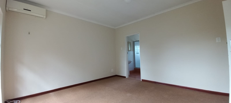 3 Bedroom Property for Sale in Huttenheights KwaZulu-Natal