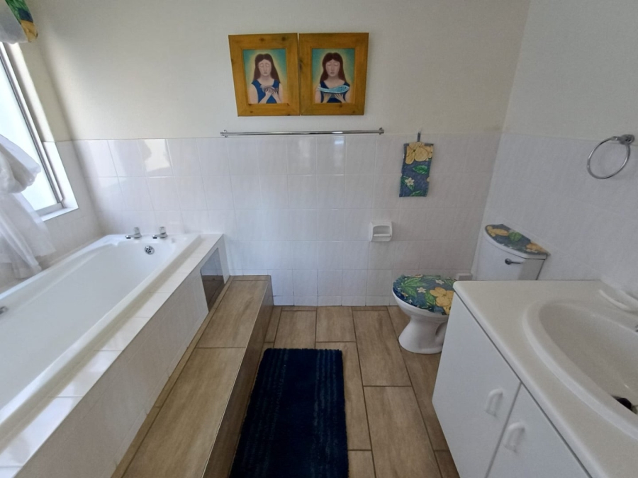 3 Bedroom Property for Sale in Uvongo Beach KwaZulu-Natal