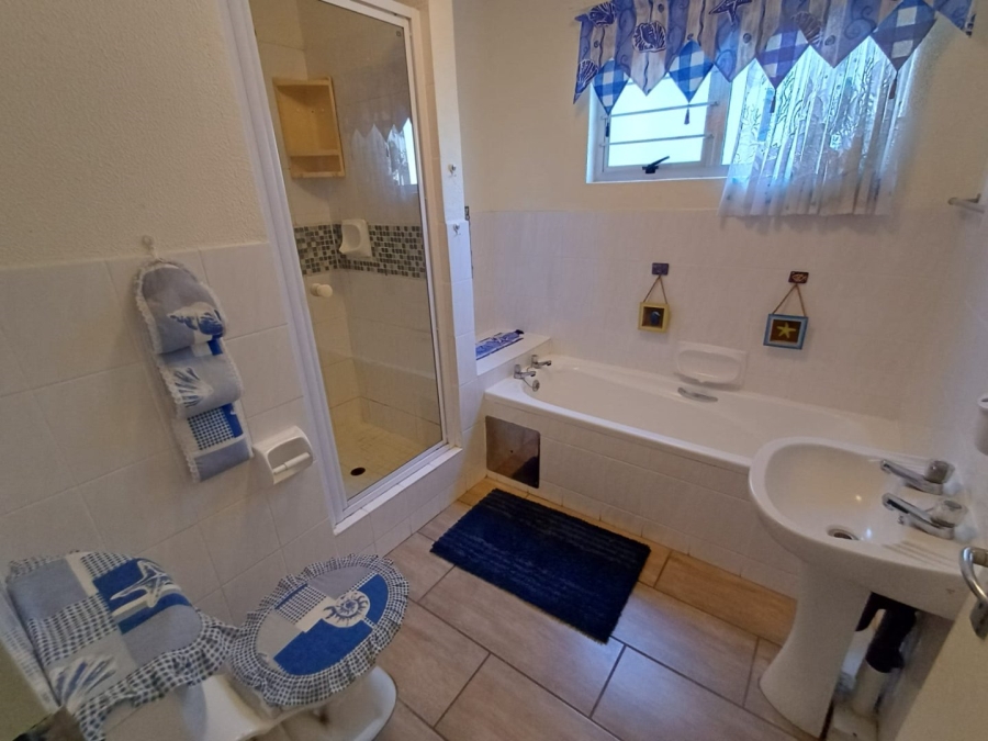 3 Bedroom Property for Sale in Uvongo Beach KwaZulu-Natal