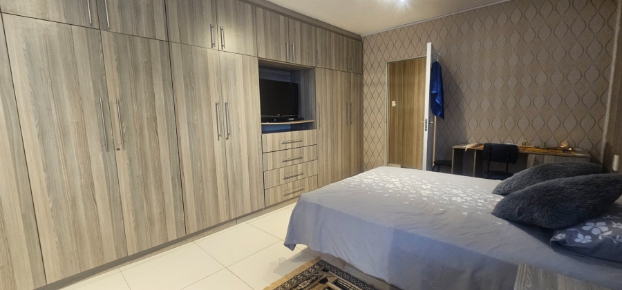 2 Bedroom Property for Sale in North Beach KwaZulu-Natal
