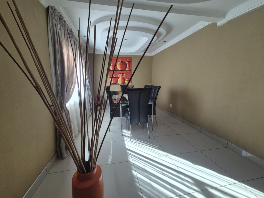 4 Bedroom Property for Sale in Sunnyridge KwaZulu-Natal