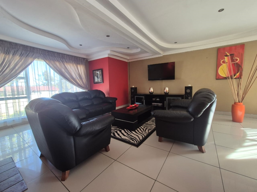 4 Bedroom Property for Sale in Sunnyridge KwaZulu-Natal