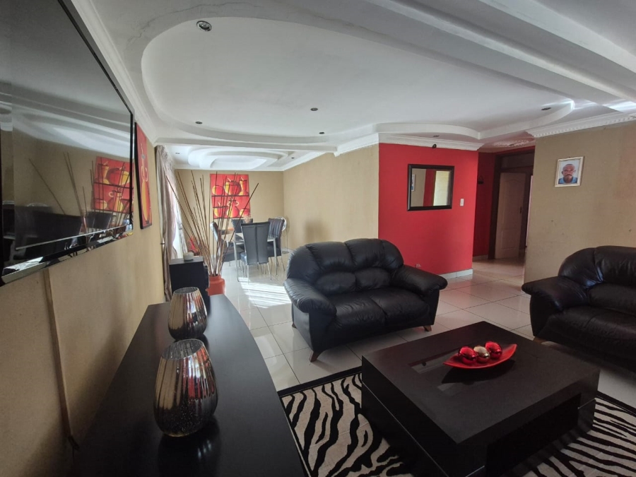4 Bedroom Property for Sale in Sunnyridge KwaZulu-Natal