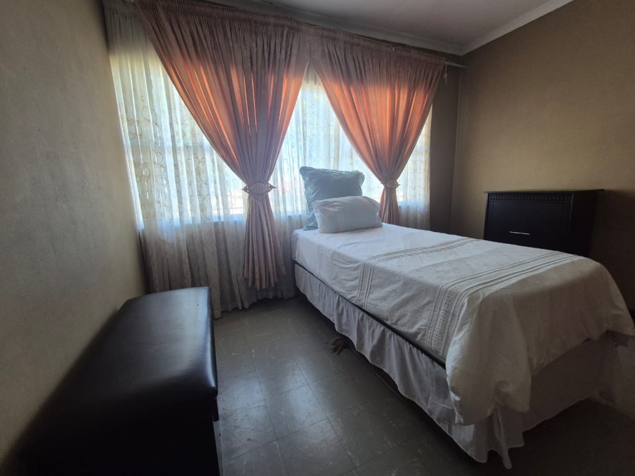 4 Bedroom Property for Sale in Sunnyridge KwaZulu-Natal