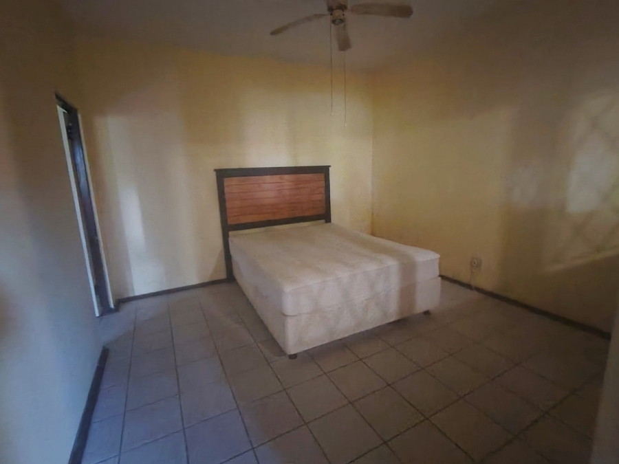 To Let 2 Bedroom Property for Rent in Margate KwaZulu-Natal