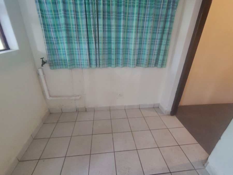 To Let 2 Bedroom Property for Rent in Margate KwaZulu-Natal