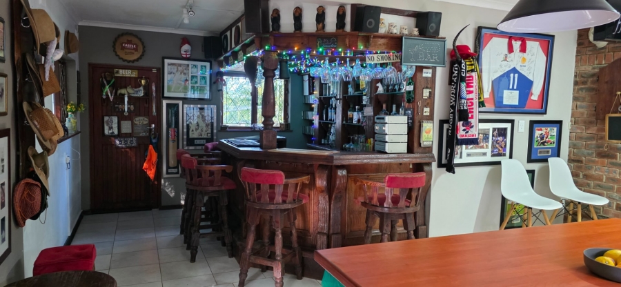 4 Bedroom Property for Sale in Umtentweni KwaZulu-Natal