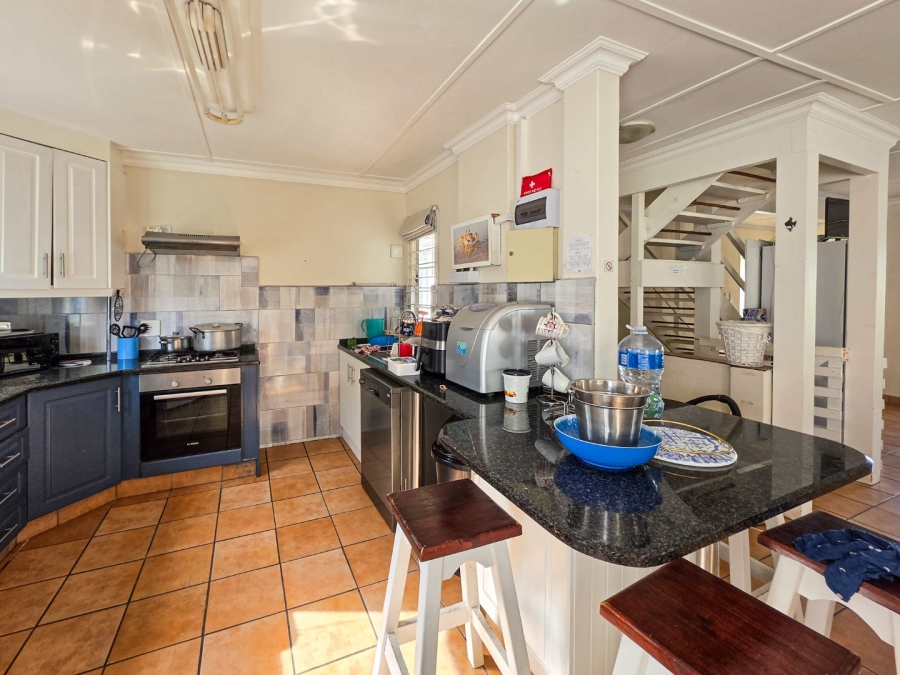 6 Bedroom Property for Sale in Southport KwaZulu-Natal