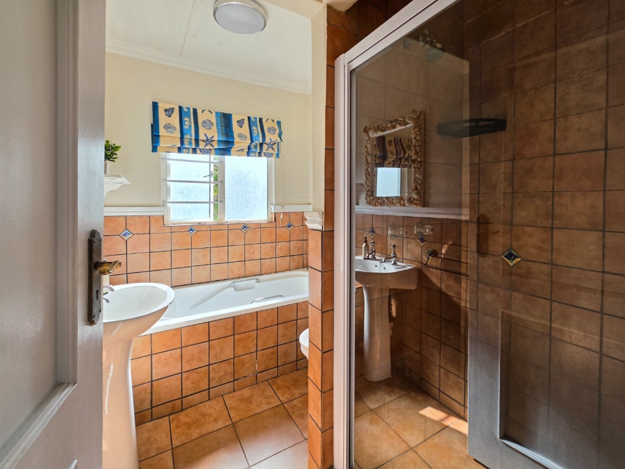 6 Bedroom Property for Sale in Southport KwaZulu-Natal