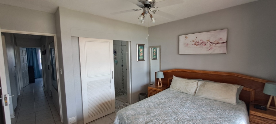  Bedroom Property for Sale in Uvongo Beach KwaZulu-Natal