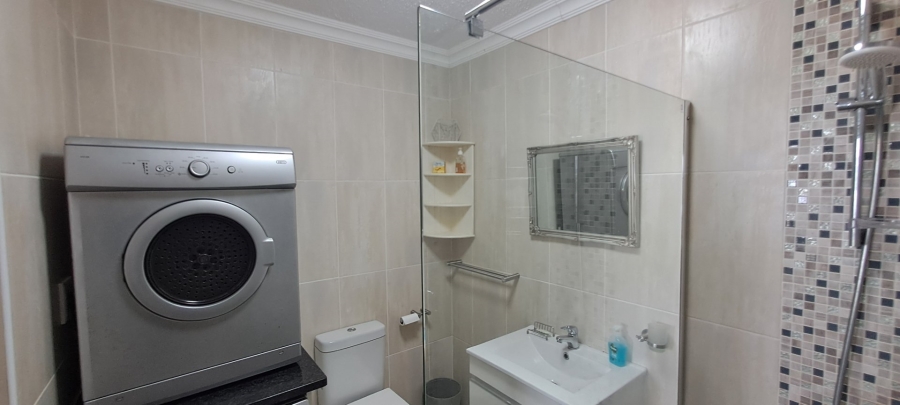  Bedroom Property for Sale in Uvongo Beach KwaZulu-Natal