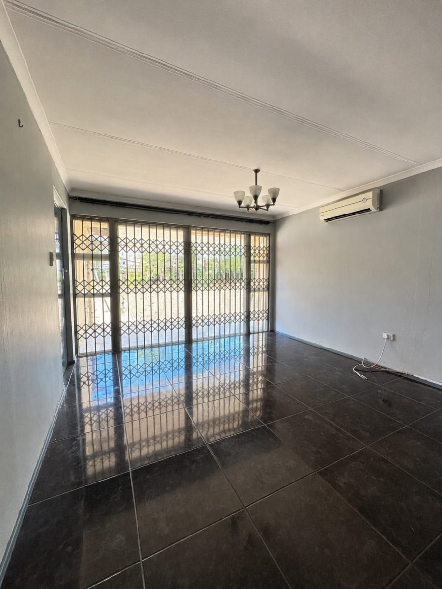 3 Bedroom Property for Sale in Riverdene KwaZulu-Natal