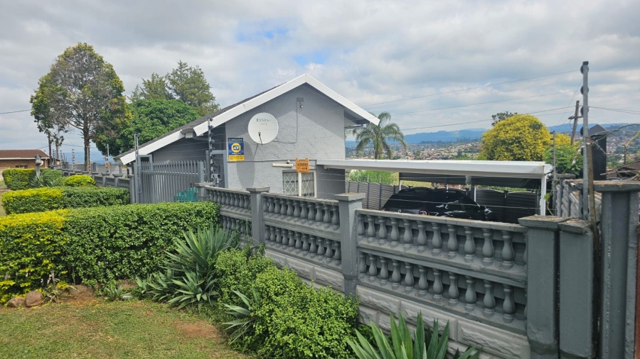 3 Bedroom Property for Sale in Raisethorpe KwaZulu-Natal