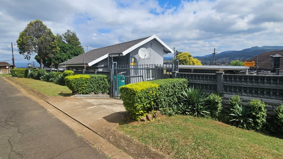 3 Bedroom Property for Sale in Raisethorpe KwaZulu-Natal
