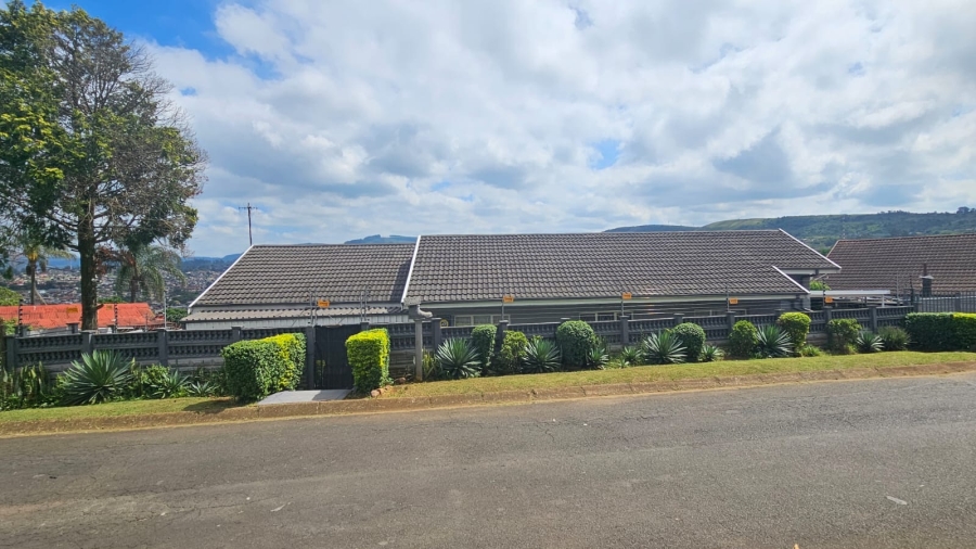 3 Bedroom Property for Sale in Raisethorpe KwaZulu-Natal