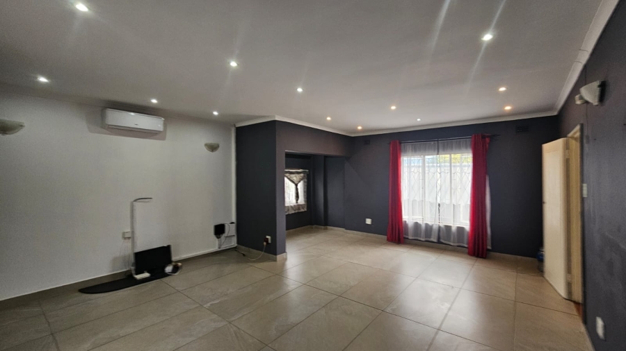 3 Bedroom Property for Sale in Raisethorpe KwaZulu-Natal