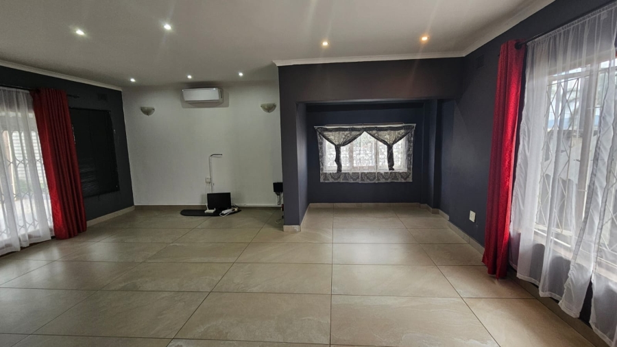 3 Bedroom Property for Sale in Raisethorpe KwaZulu-Natal