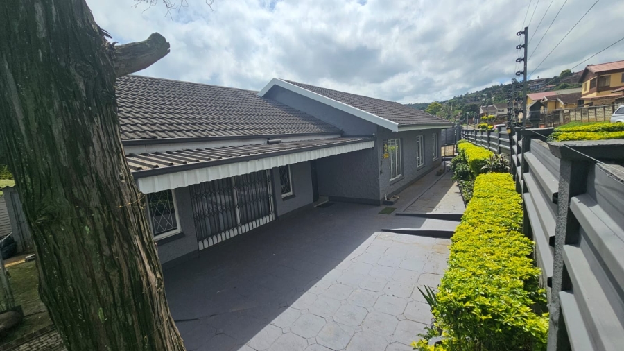 3 Bedroom Property for Sale in Raisethorpe KwaZulu-Natal