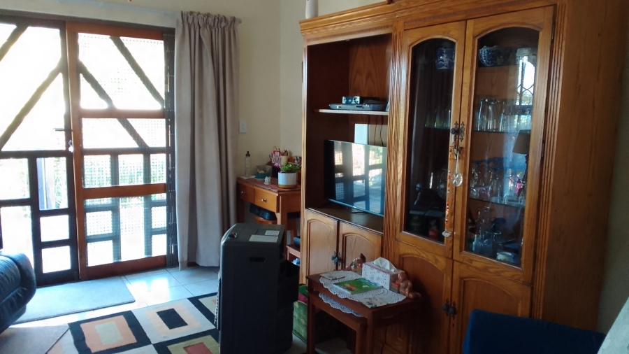2 Bedroom Property for Sale in Hibberdene KwaZulu-Natal