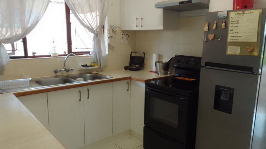 2 Bedroom Property for Sale in Hibberdene KwaZulu-Natal