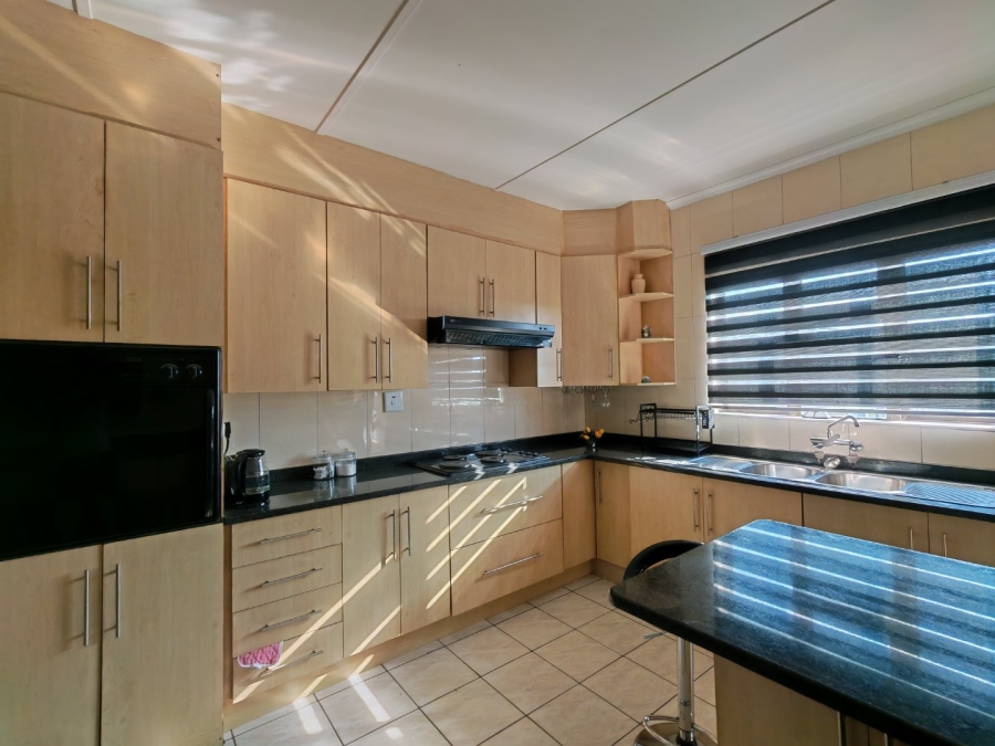 6 Bedroom Property for Sale in Highridge KwaZulu-Natal
