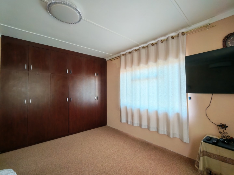 6 Bedroom Property for Sale in Highridge KwaZulu-Natal