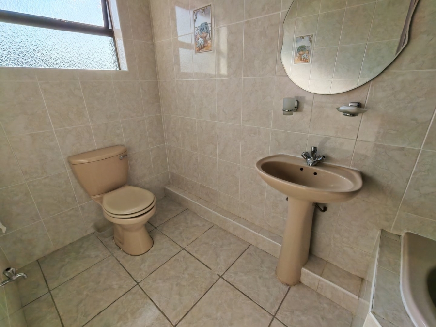 6 Bedroom Property for Sale in Highridge KwaZulu-Natal