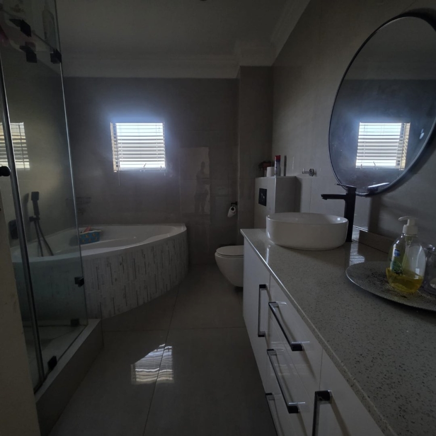 3 Bedroom Property for Sale in Ballitoville KwaZulu-Natal