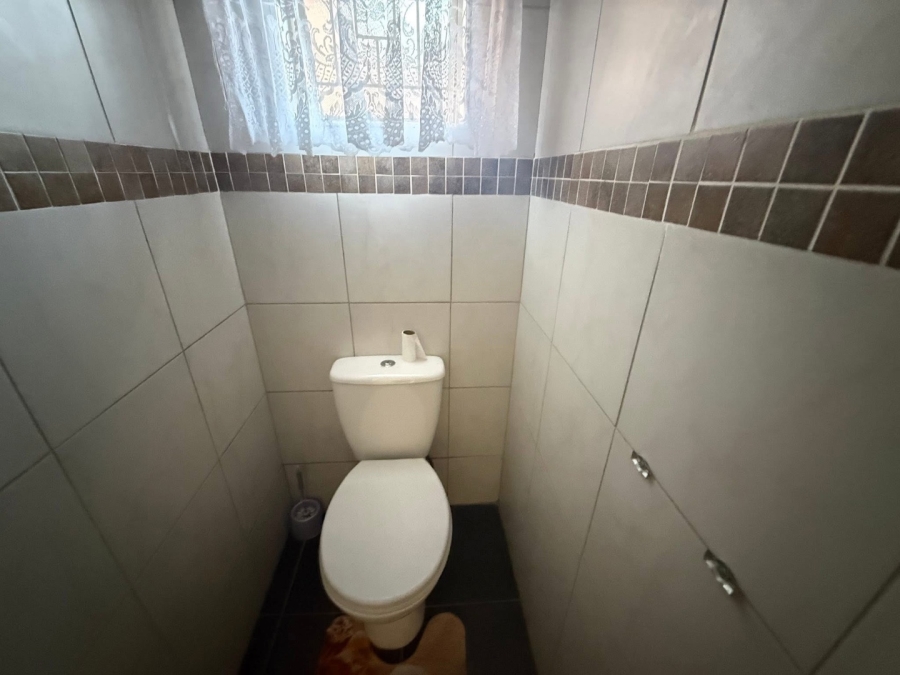  Bedroom Property for Sale in Newholme KwaZulu-Natal
