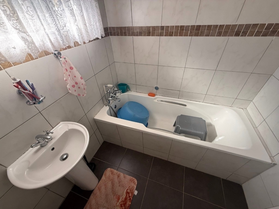  Bedroom Property for Sale in Newholme KwaZulu-Natal