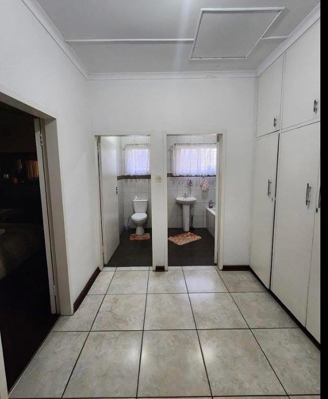 Bedroom Property for Sale in Newholme KwaZulu-Natal