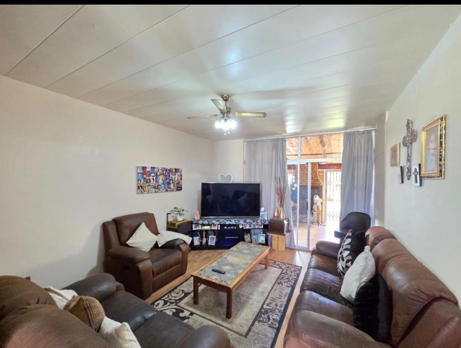 3 Bedroom Property for Sale in Huttenheights KwaZulu-Natal
