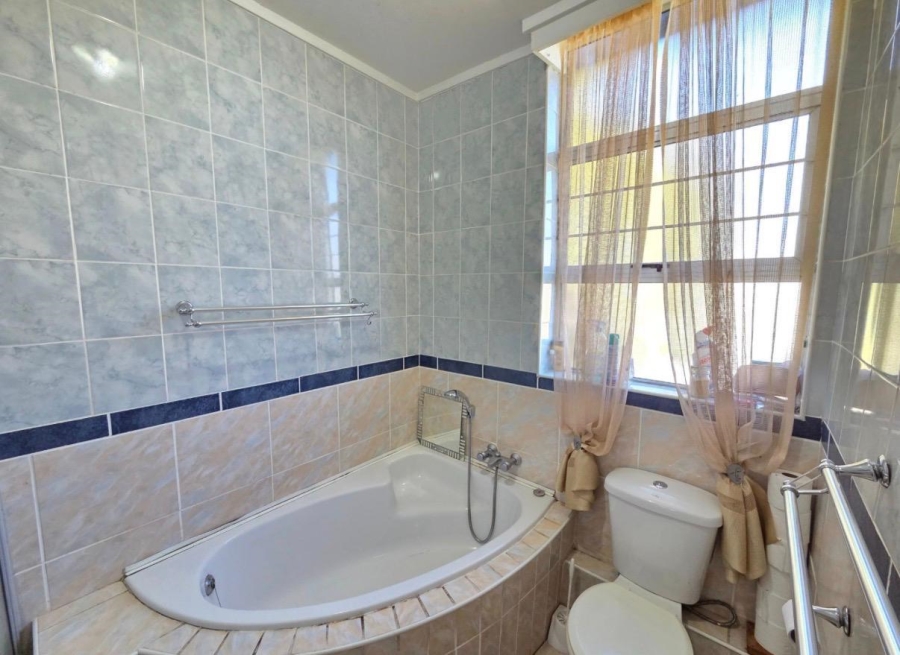 3 Bedroom Property for Sale in Huttenheights KwaZulu-Natal