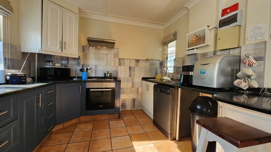 6 Bedroom Property for Sale in Southport KwaZulu-Natal