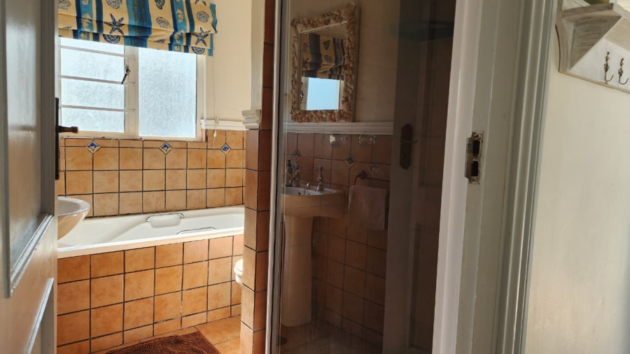 6 Bedroom Property for Sale in Southport KwaZulu-Natal