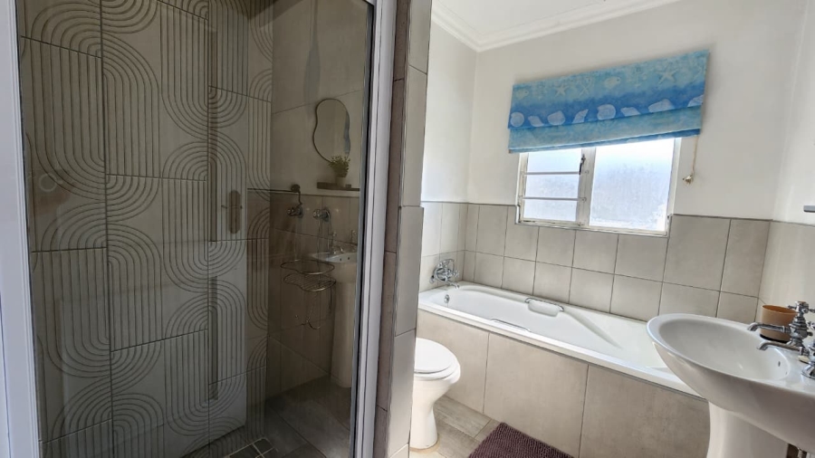 6 Bedroom Property for Sale in Southport KwaZulu-Natal