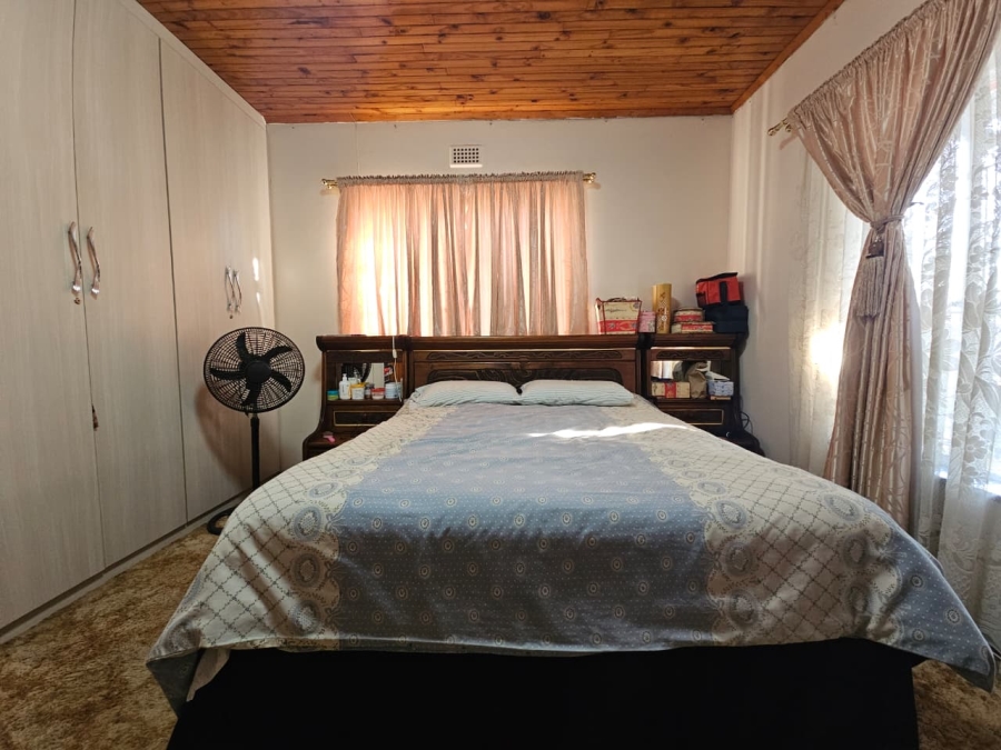 4 Bedroom Property for Sale in Lennoxton KwaZulu-Natal