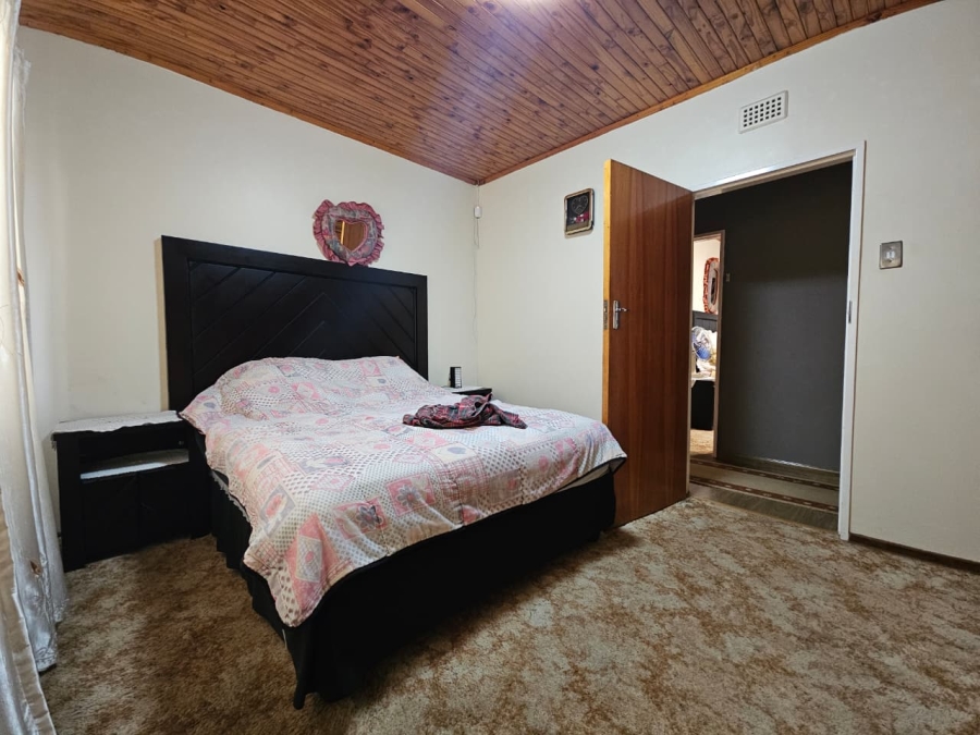 4 Bedroom Property for Sale in Lennoxton KwaZulu-Natal