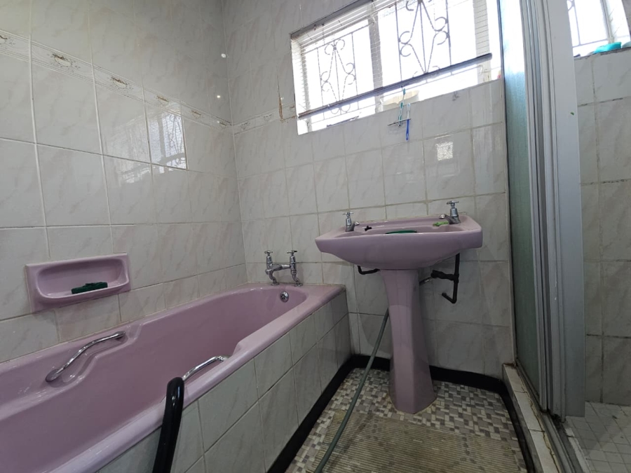 4 Bedroom Property for Sale in Lennoxton KwaZulu-Natal