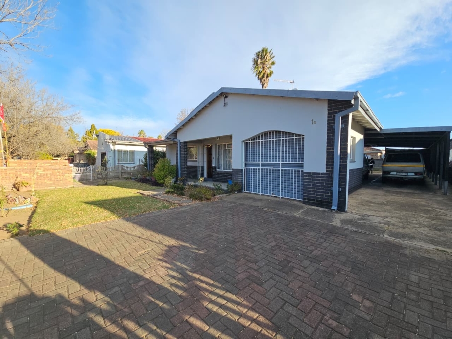 4 Bedroom Property for Sale in Lennoxton KwaZulu-Natal