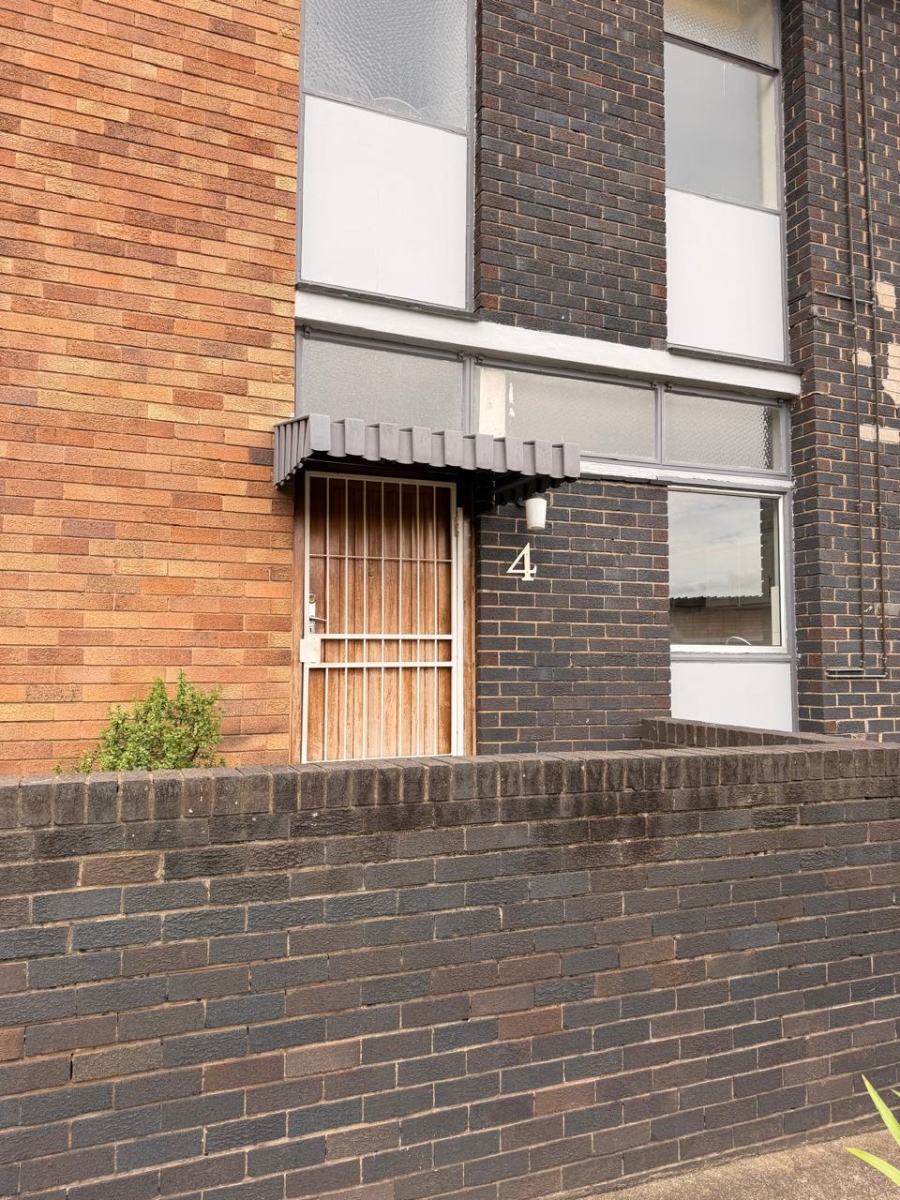 2 Bedroom Property for Sale in Huttenheights KwaZulu-Natal