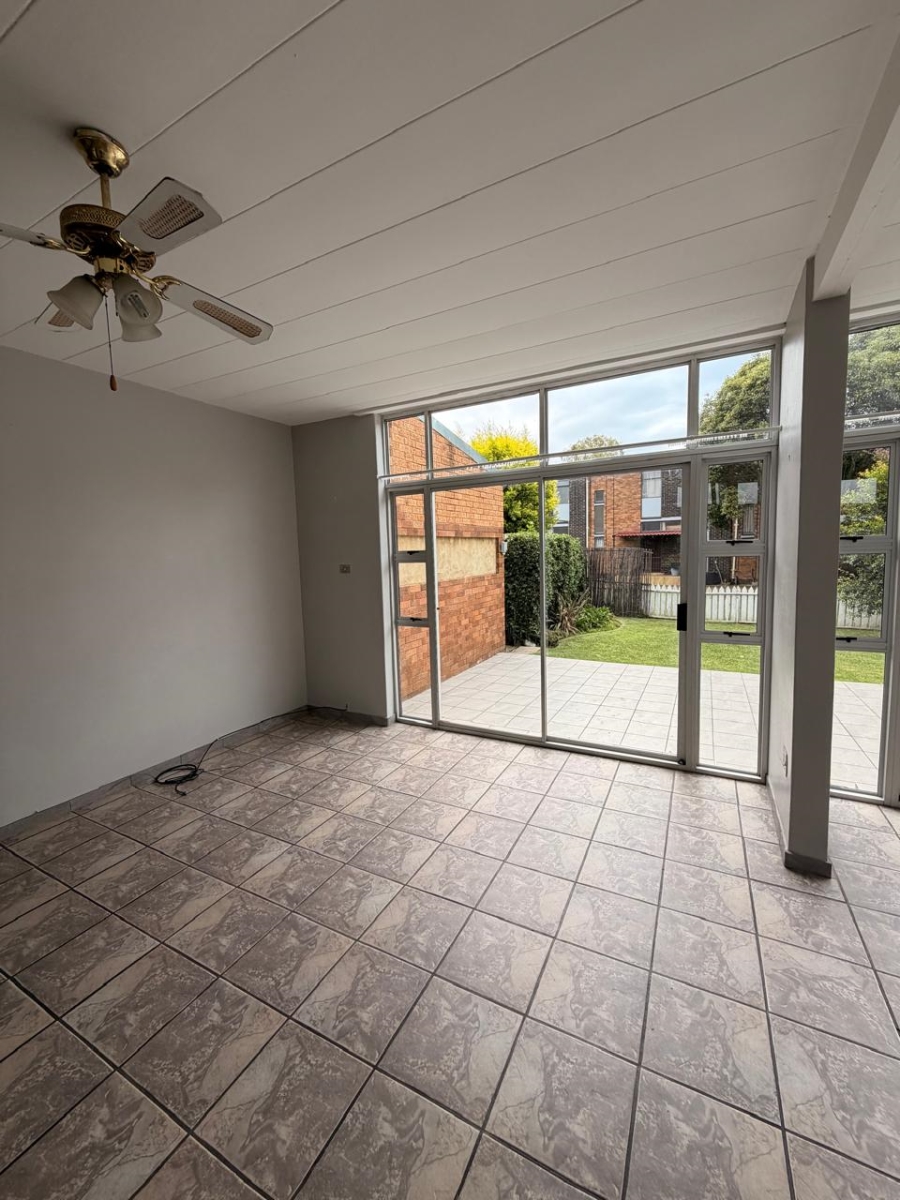 2 Bedroom Property for Sale in Huttenheights KwaZulu-Natal