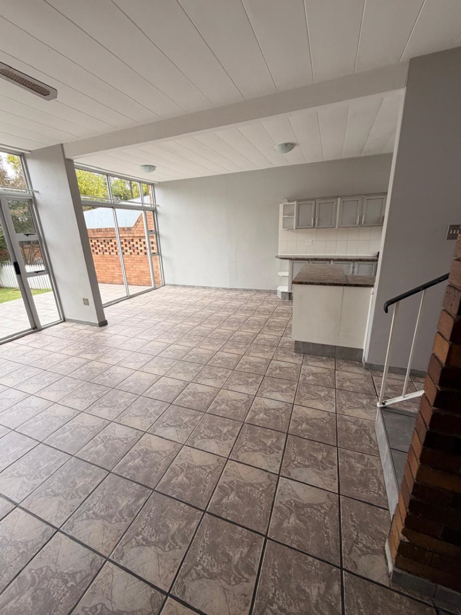 2 Bedroom Property for Sale in Huttenheights KwaZulu-Natal