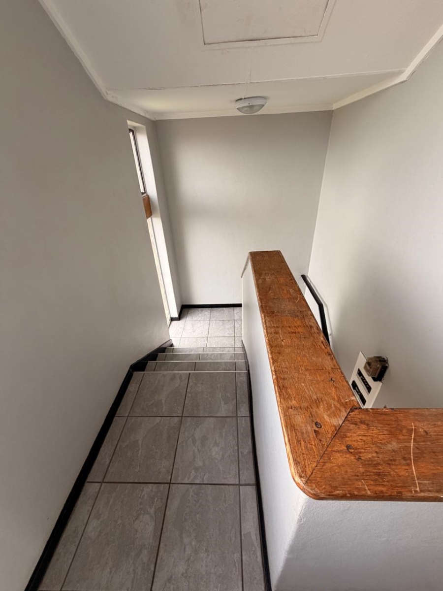 2 Bedroom Property for Sale in Huttenheights KwaZulu-Natal