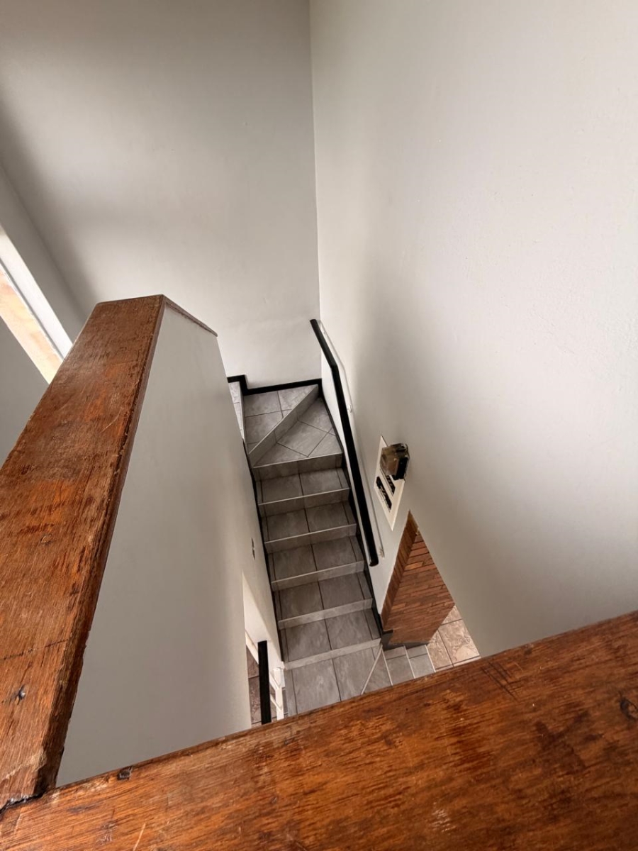 2 Bedroom Property for Sale in Huttenheights KwaZulu-Natal