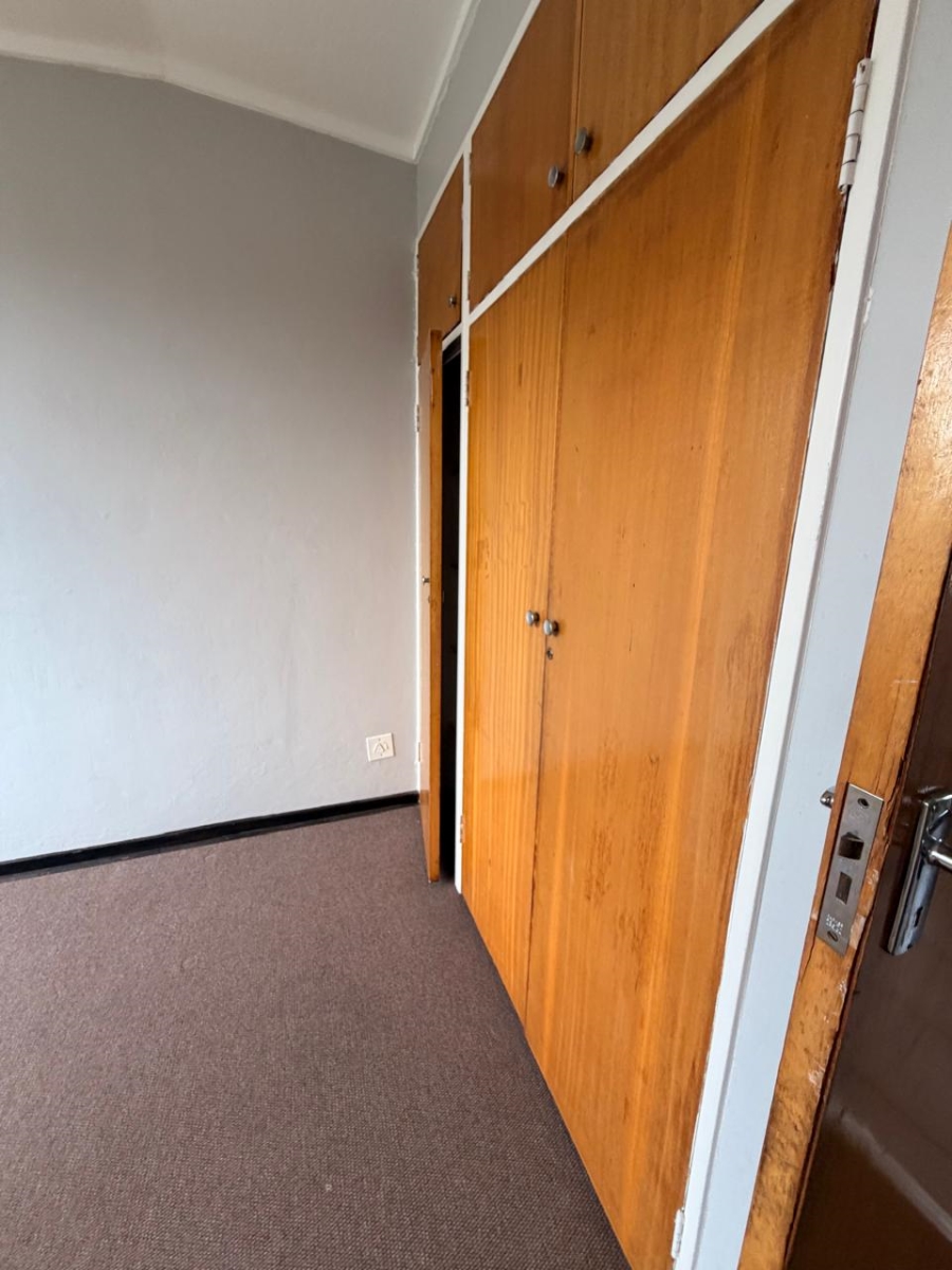 2 Bedroom Property for Sale in Huttenheights KwaZulu-Natal