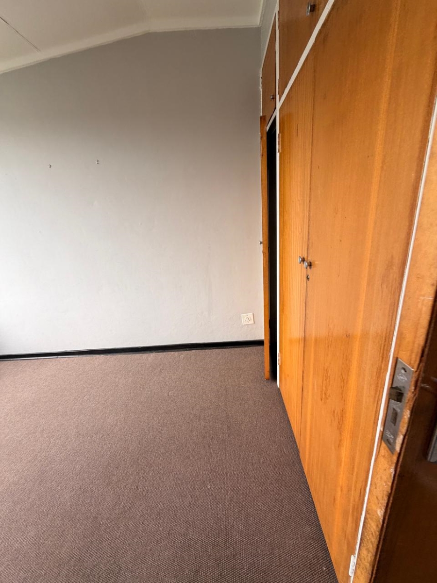 2 Bedroom Property for Sale in Huttenheights KwaZulu-Natal