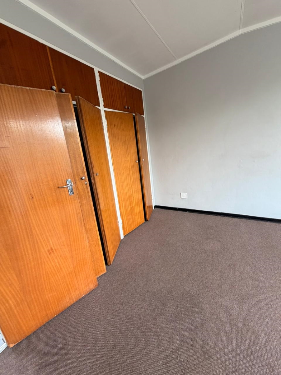 2 Bedroom Property for Sale in Huttenheights KwaZulu-Natal