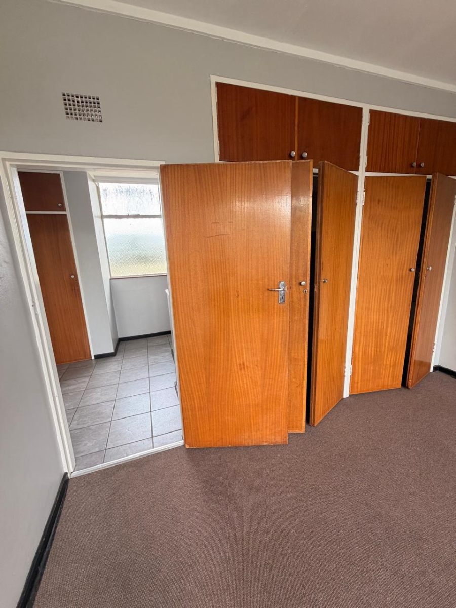 2 Bedroom Property for Sale in Huttenheights KwaZulu-Natal