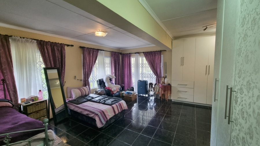 6 Bedroom Property for Sale in Leisure Bay KwaZulu-Natal